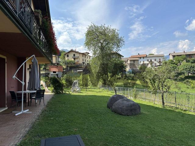 Villa Indipendente in vendita a Sant'omobono Imagna, Lombardia