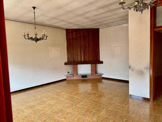 Villa Indipendente in vendita a Sant'omobono Imagna, Lombardia