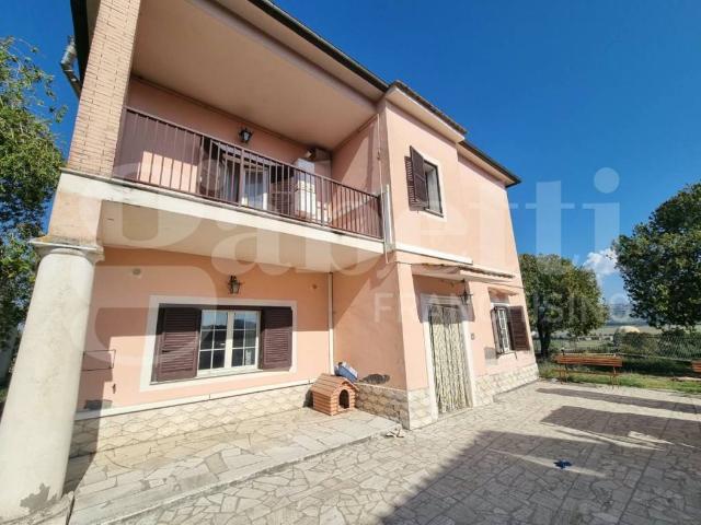 Villa Indipendente in vendita a Sant'Oreste, Roma Capitale