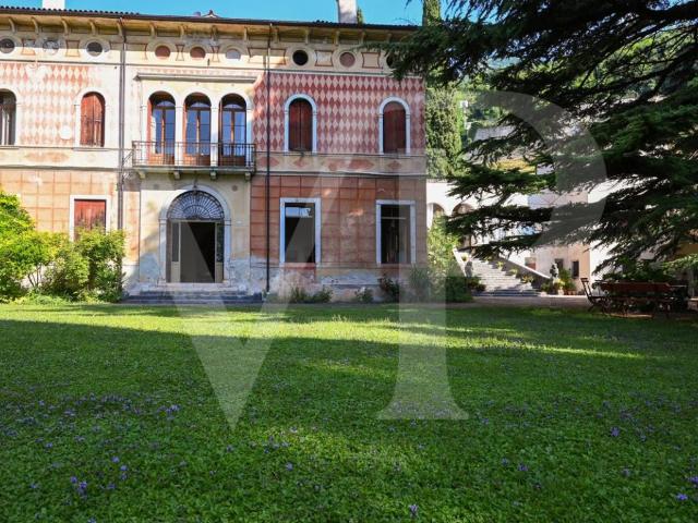 Villa Indipendente in vendita a Santorso, Veneto