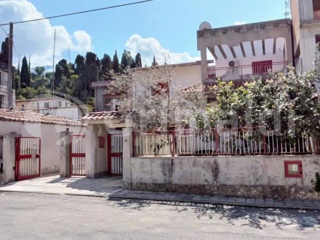 Villa Indipendente in vendita a Saponara, Sicilia