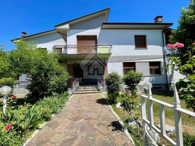 Villa Indipendente in vendita a Sarmato, Reggio Emilia
