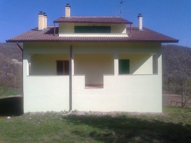 Villa Indipendente in vendita a Coldipastine, Marche