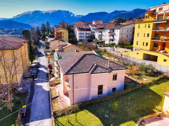 Villa Indipendente in vendita a Marche, Macerata