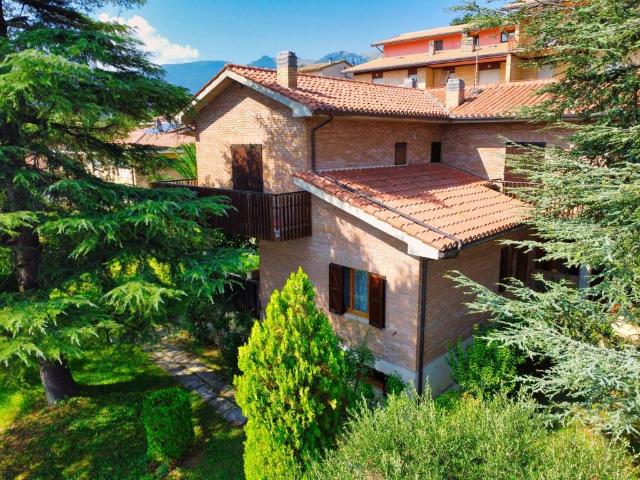 Villa Indipendente in vendita a Marche, Macerata