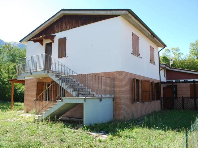 Villa Indipendente in vendita a Marche, Macerata