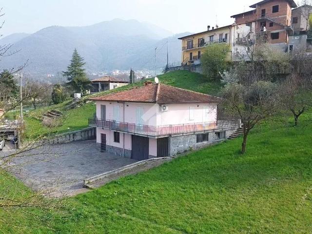 Villa Indipendente in vendita a Sarnico, Lombardia