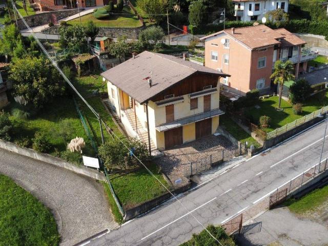 Villa Indipendente in vendita a Sarnico, Lombardia