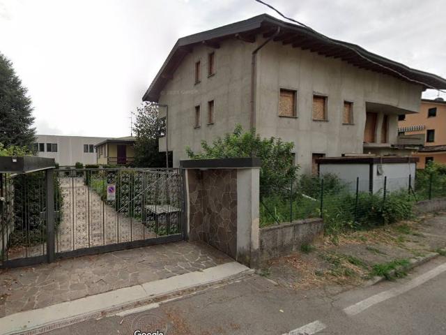 Villa Indipendente in vendita a Villaggio Matteotti, Saronno