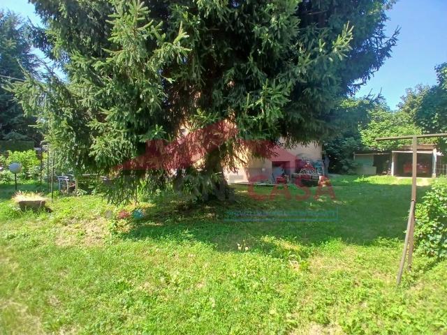 Villa Indipendente in vendita a Campo Sportivo-Colombara, Saronno