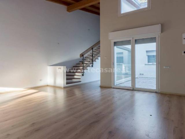 Villa Indipendente in vendita a Volta-Prealpi, Saronno