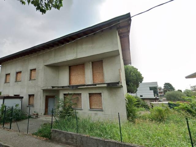 Villa Indipendente in vendita a Villaggio Matteotti, Saronno