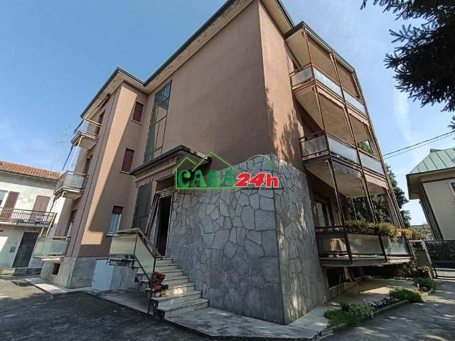 Villa Indipendente in vendita a Saronno, Lombardia
