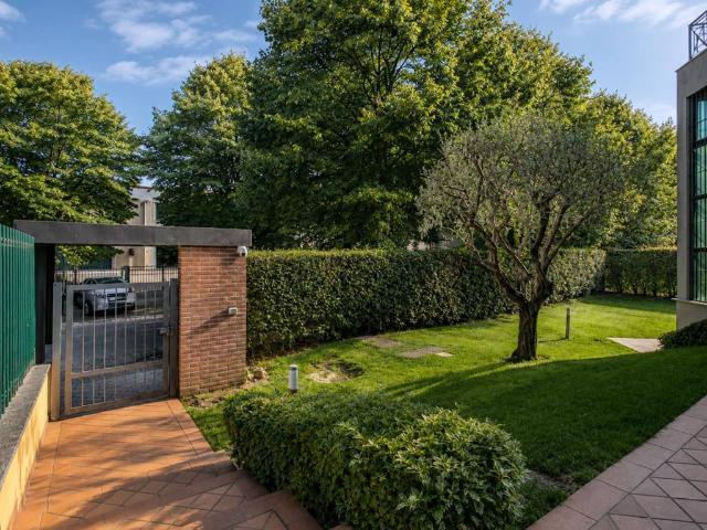 Villa Indipendente in vendita a Campo Sportivo-Colombara, Saronno