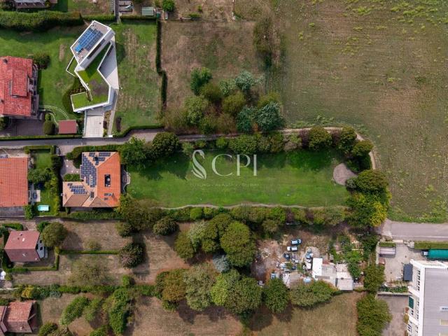 Villa Indipendente in vendita a Saronno, Lombardia
