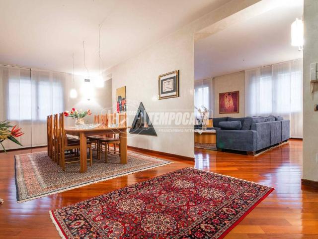 Villa Indipendente in vendita a Cassina Ferrara, Saronno