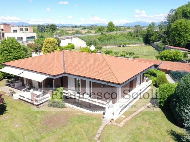 Villa Indipendente in vendita a Santuario, Saronno