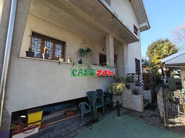 Villa Indipendente in vendita a Stella, Saronno