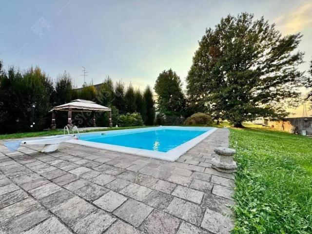 Villa Indipendente in vendita a Rovello Porro, Lombardia