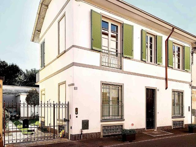 Villa Indipendente in vendita a Volta-Prealpi, Saronno