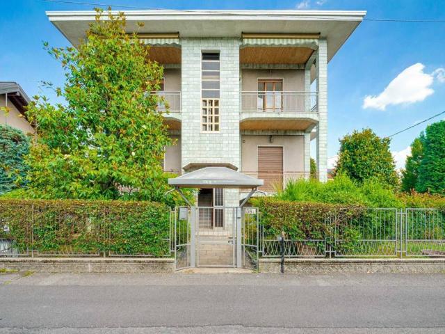 Villa Indipendente in vendita a Campo Sportivo-Colombara, Saronno