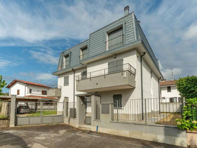 Villa Indipendente in vendita a Stella, Saronno