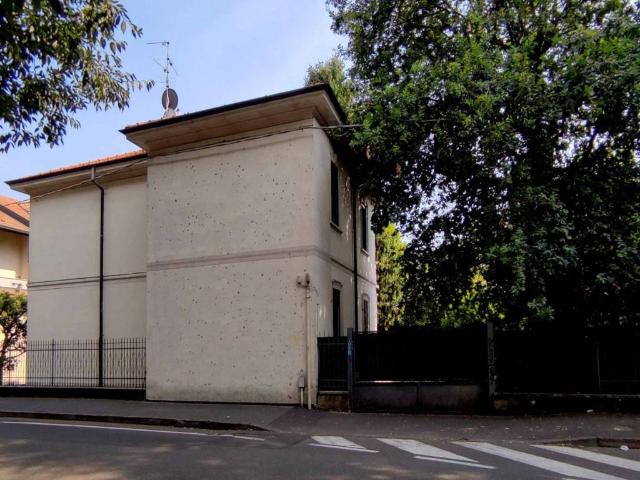 Villa Indipendente in vendita a Villaggio Matteotti, Saronno