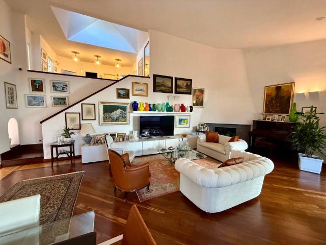 Villa Indipendente in vendita a Campo Sportivo-Colombara, Saronno