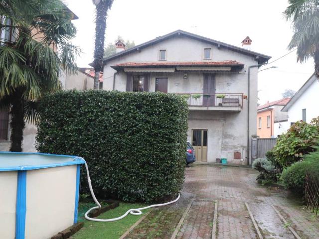 Villa Indipendente in vendita a Santuario, Saronno