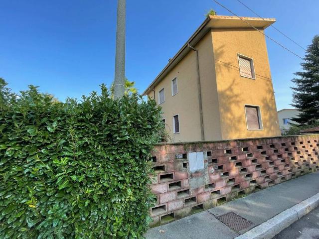 Villa Indipendente in vendita a Campo Sportivo-Colombara, Saronno