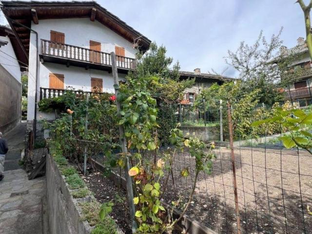 Villa Indipendente in vendita a Sarre, Aosta
