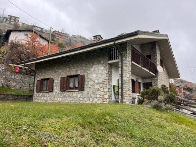 Villa Indipendente in vendita a Sarre, Aosta