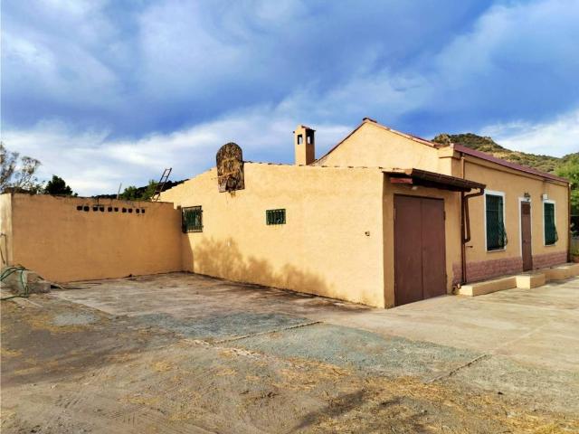 Villa Indipendente in vendita a Sarroch, Sardigna/Sardegna