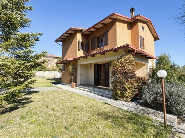 Villa Indipendente in vendita a Sarteano, Toscana