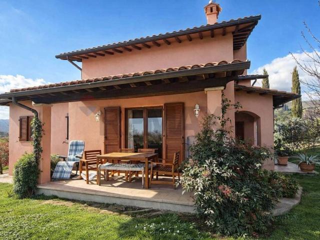 Villa Indipendente in vendita a Sarteano, Toscana