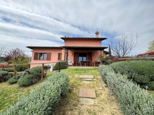 Villa Indipendente in vendita a Sarteano, Toscana