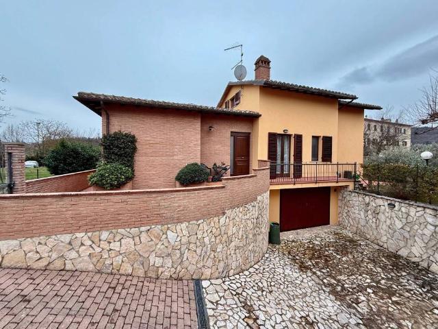 Villa Indipendente in vendita a Sarteano, Toscana