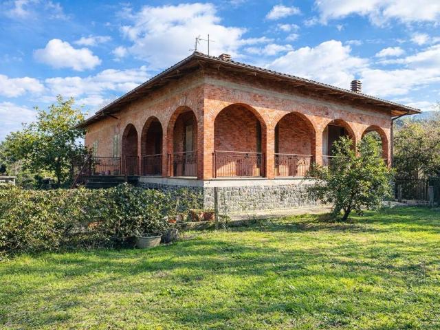 Villa Indipendente in vendita a Sarteano, Toscana