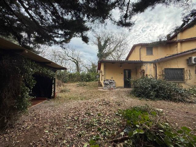 Villa Indipendente in vendita a Sarteano, Siena