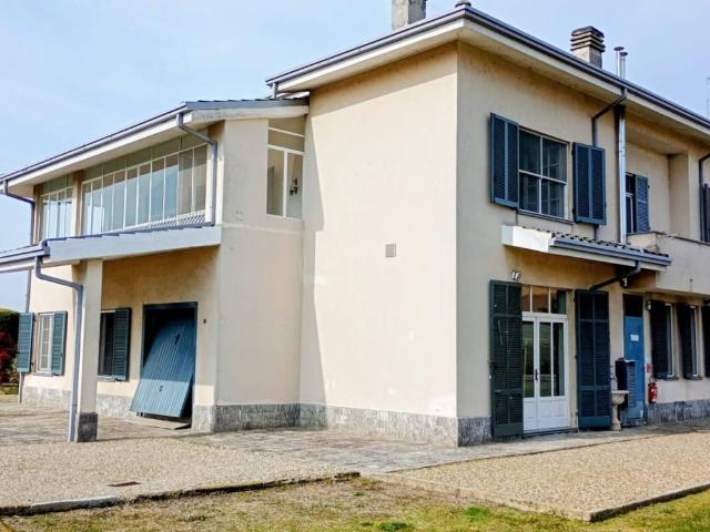 Villa Indipendente in vendita a Sartirana Lomellina, Pavia