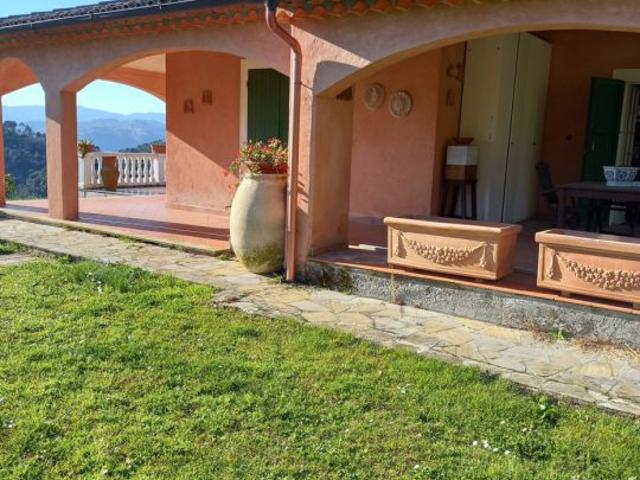 Villa Indipendente in vendita a Sarzana, Liguria
