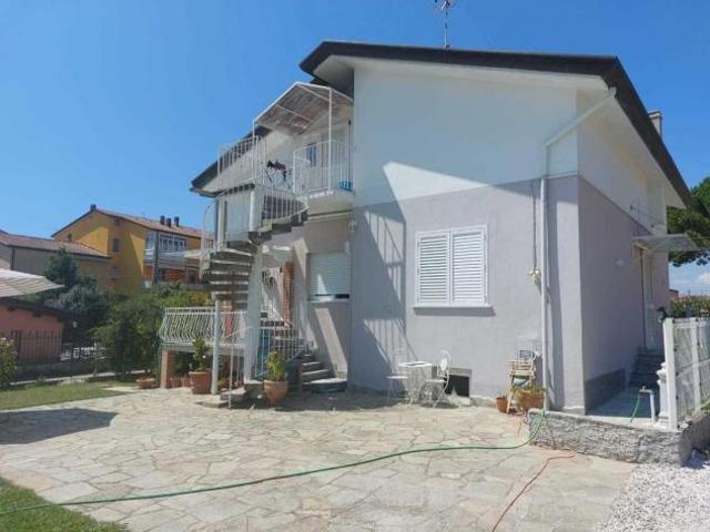 Villa Indipendente in vendita a Sarzana, Liguria