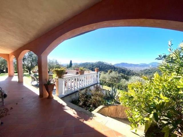 Villa Indipendente in vendita a Sarzana, Liguria