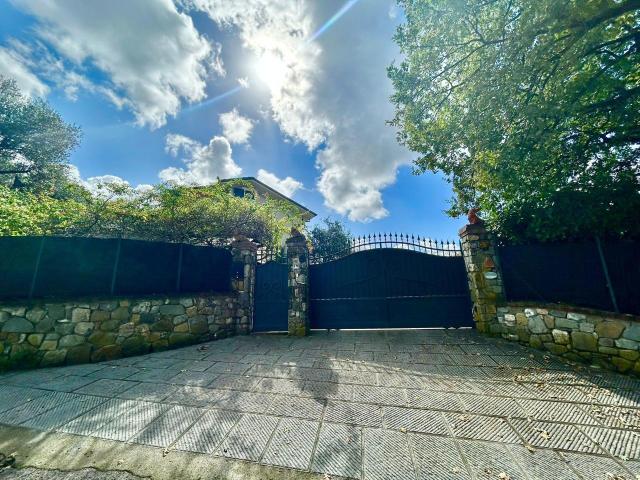 Villa Indipendente in vendita a Sarzana, Liguria