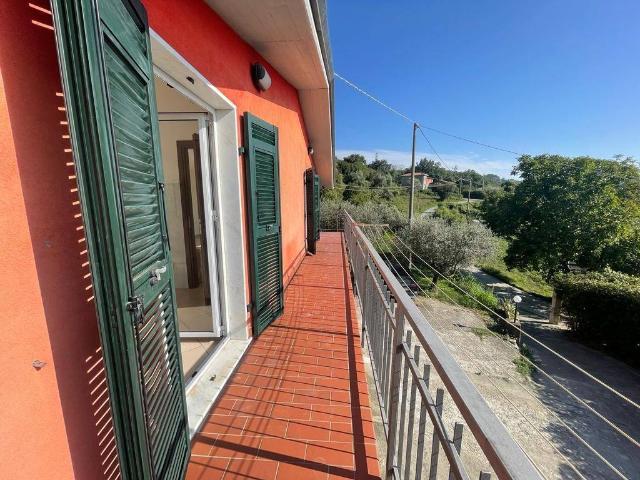 Villa Indipendente in vendita a Sarzana, Liguria