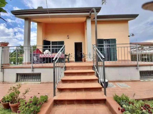 Villa Indipendente in vendita a San Lazzaro, Sarzana