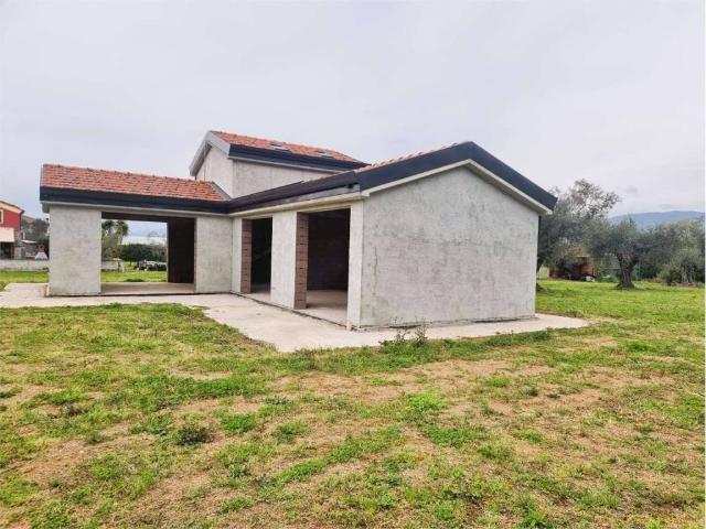 Villa Indipendente in vendita a Sarzana, Liguria