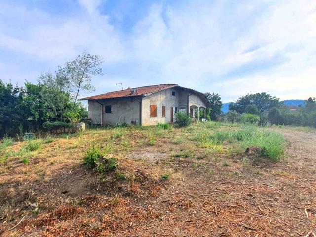 Villa Indipendente in vendita a San Lazzaro, Sarzana
