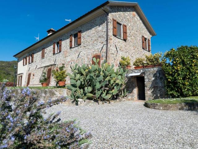 Villa Indipendente in vendita a Grisei, Sarzana