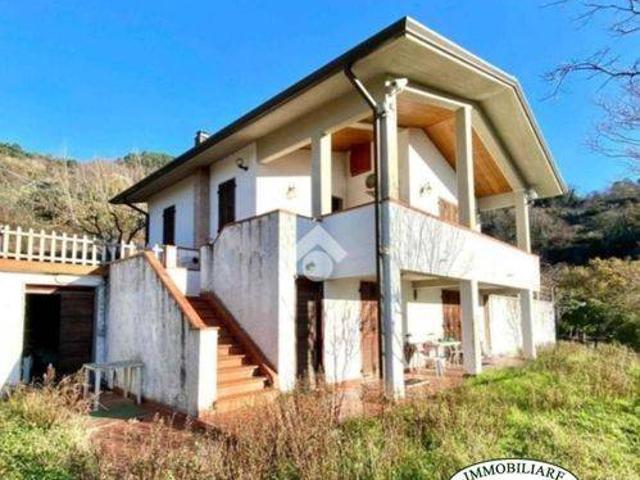 Villa Indipendente in vendita a Sarzana, Liguria